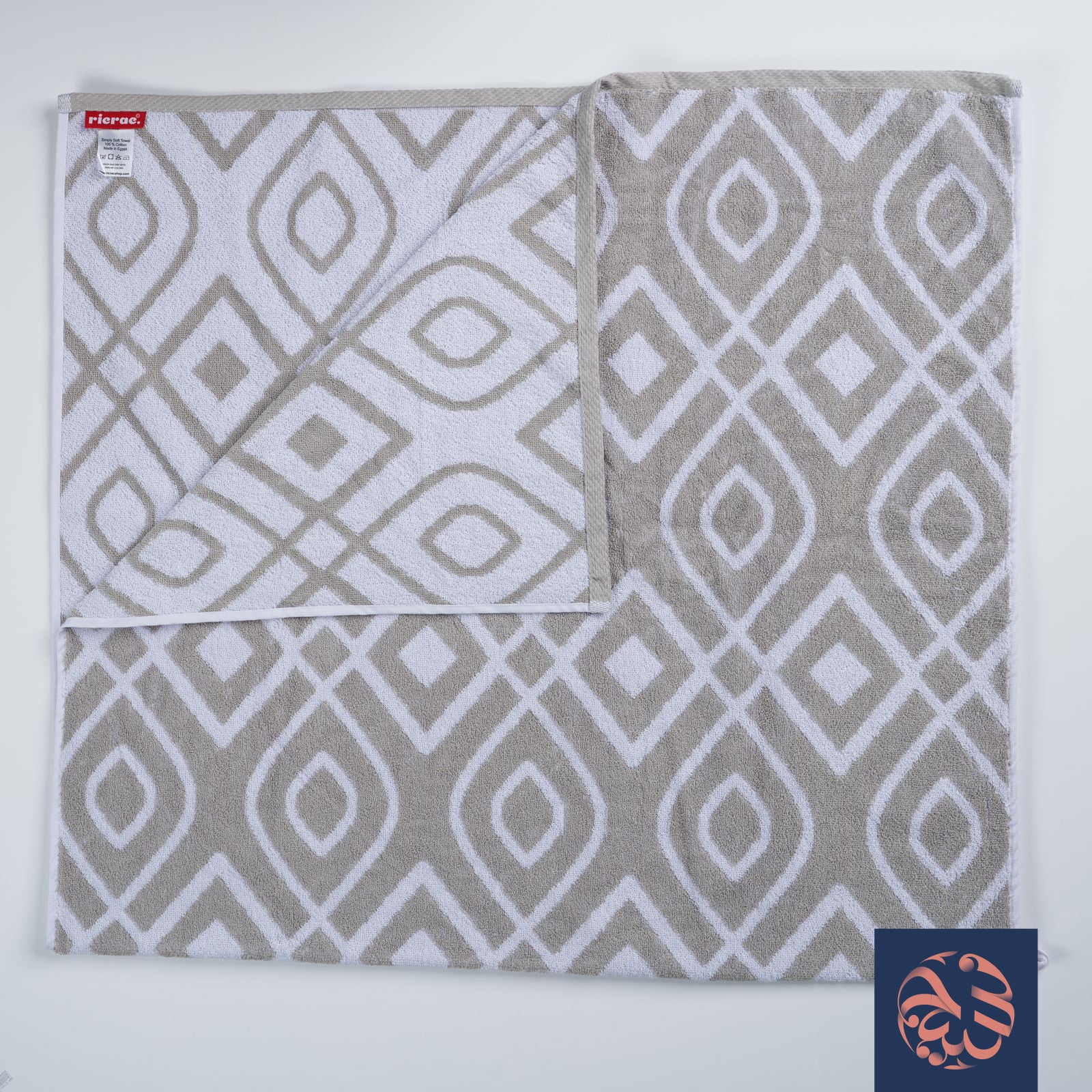 رولا - منشفة مربعة الشكل من ريكراك